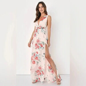 NEW with tags (NWT) Lulu’s Garden Meandering Blush Floral Print Maxi Dress